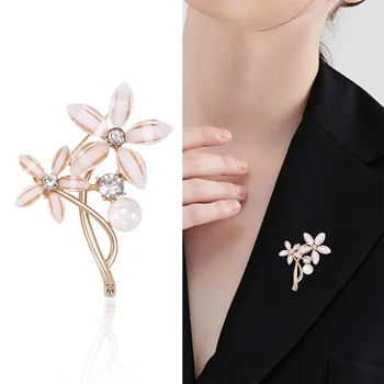 אקריליק פרח יהלומים מלאכותיים סיכות לנשים פנינה פרח חתונות מסיבת יומי סיכות צווארון הסוודר אביזרי ביגוד תכשיטים