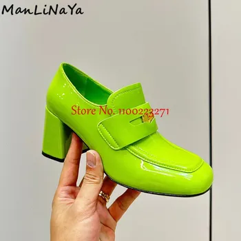 ירוק עור פטנטים נשים נעלי נעלי 2023 מעצב חדש שמנמן עקבים הנעל בסגנון בריטי Slip-On לרפואה העקב נעליים