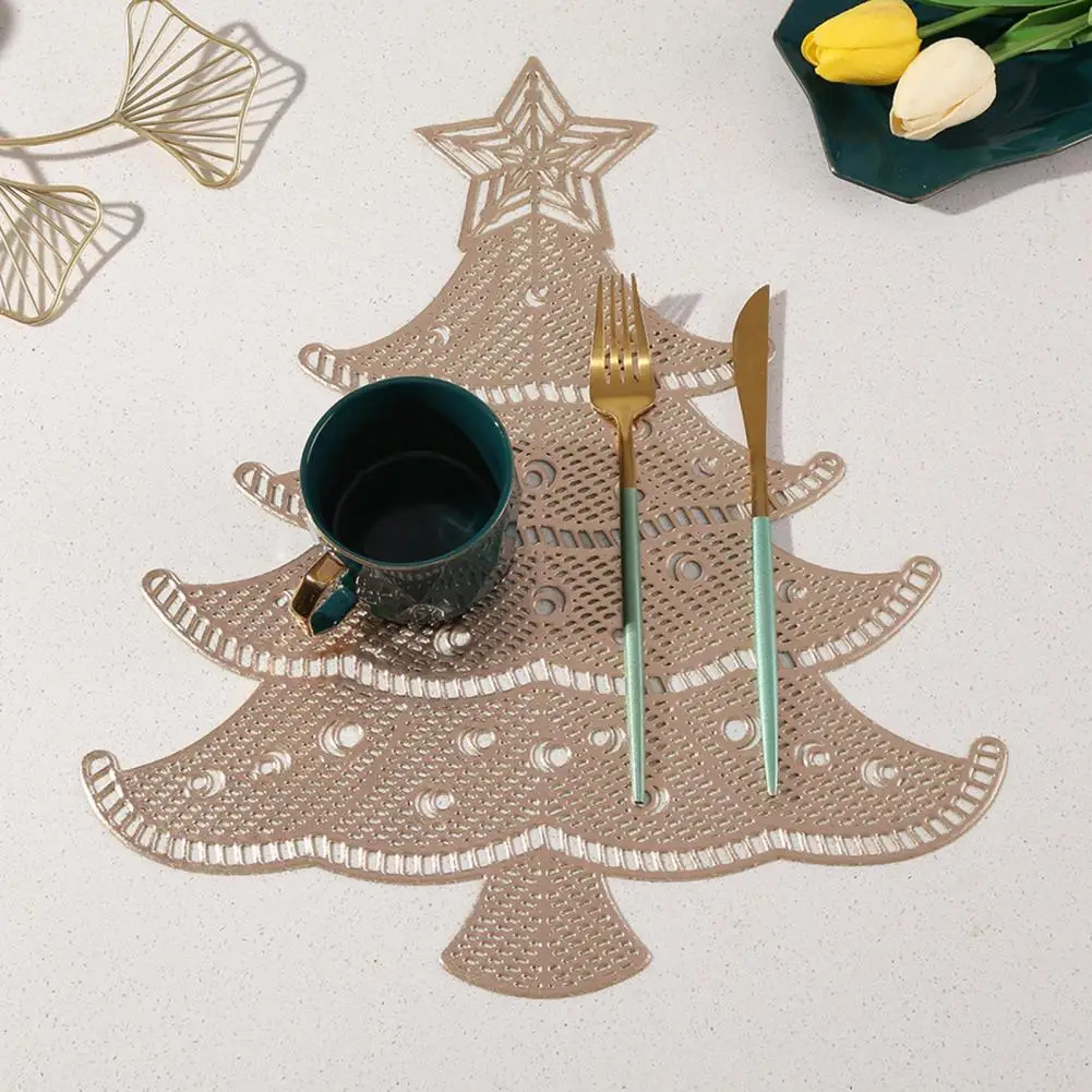 להרשים את האורחים עם מפיות חגיגיים, עיצוב הבית מעודן עץ חג המולד מפית עמיד בפני חום הרים על שולחן החג - 4