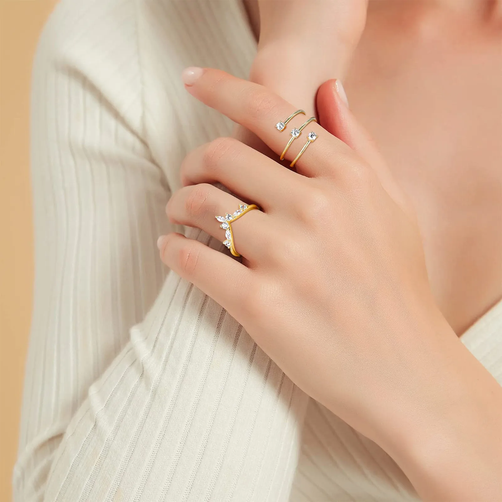 נשים, טבעת הנישואין של סיבוב Stackable CZ קריסטל בצורת V מעוקל טבעת אירוסין кольцо женское anel бижутерия اكسسوارات نسائى - 3